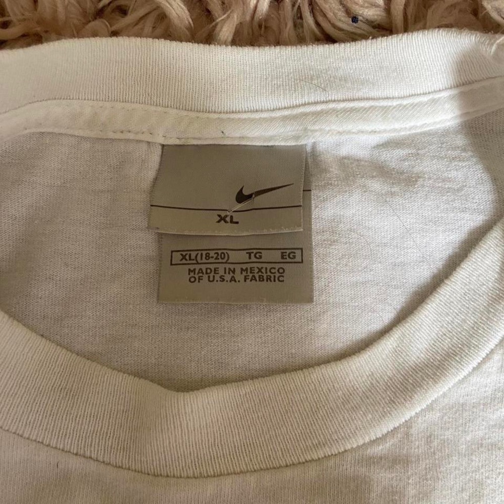 nike tee - Picture 3 of 5